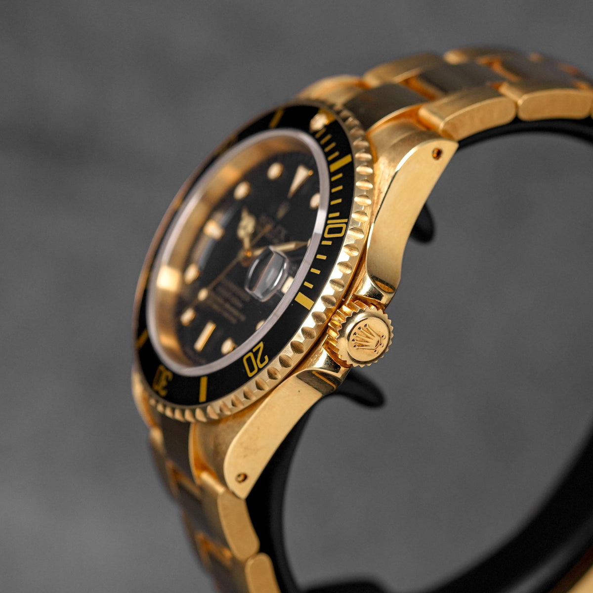 SUBMARINER DATE 40MM YELLOWGOLD BLACK DIAL (1995)
