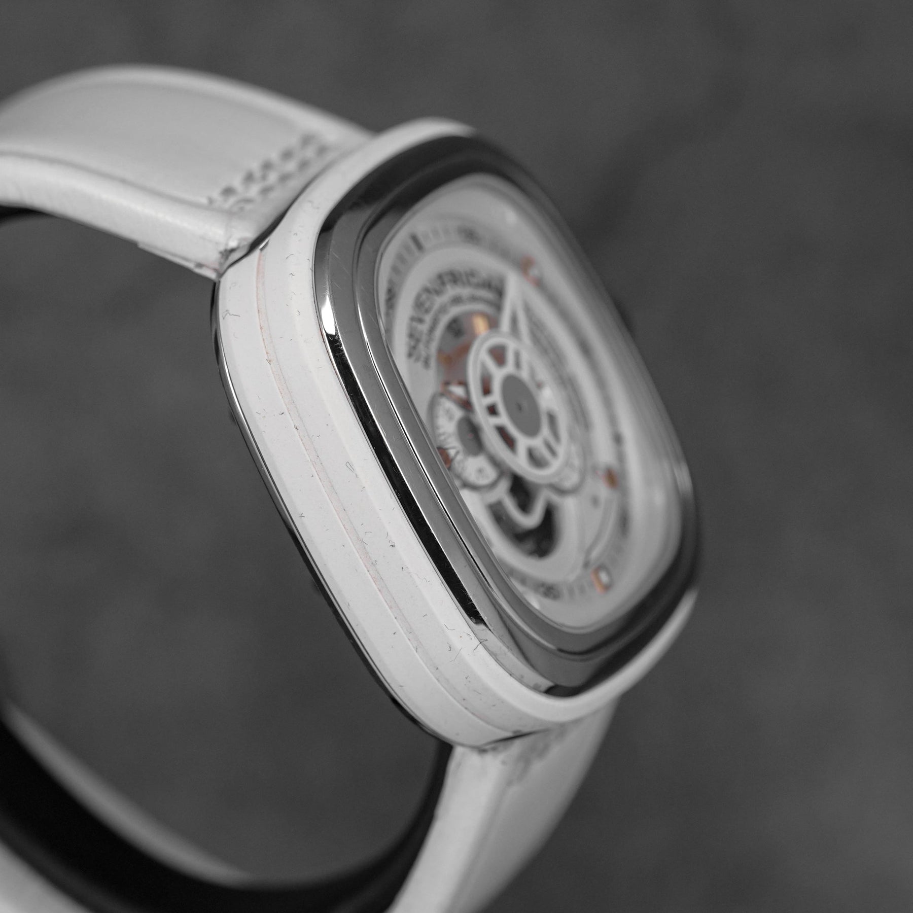 P-SERIES P1/02 WHITE (WATCH ONLY)
