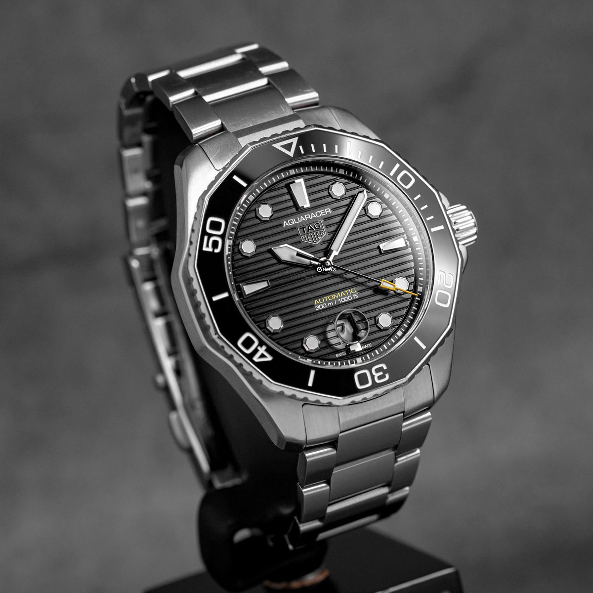 harga tag heuer aquaracer 300 date black