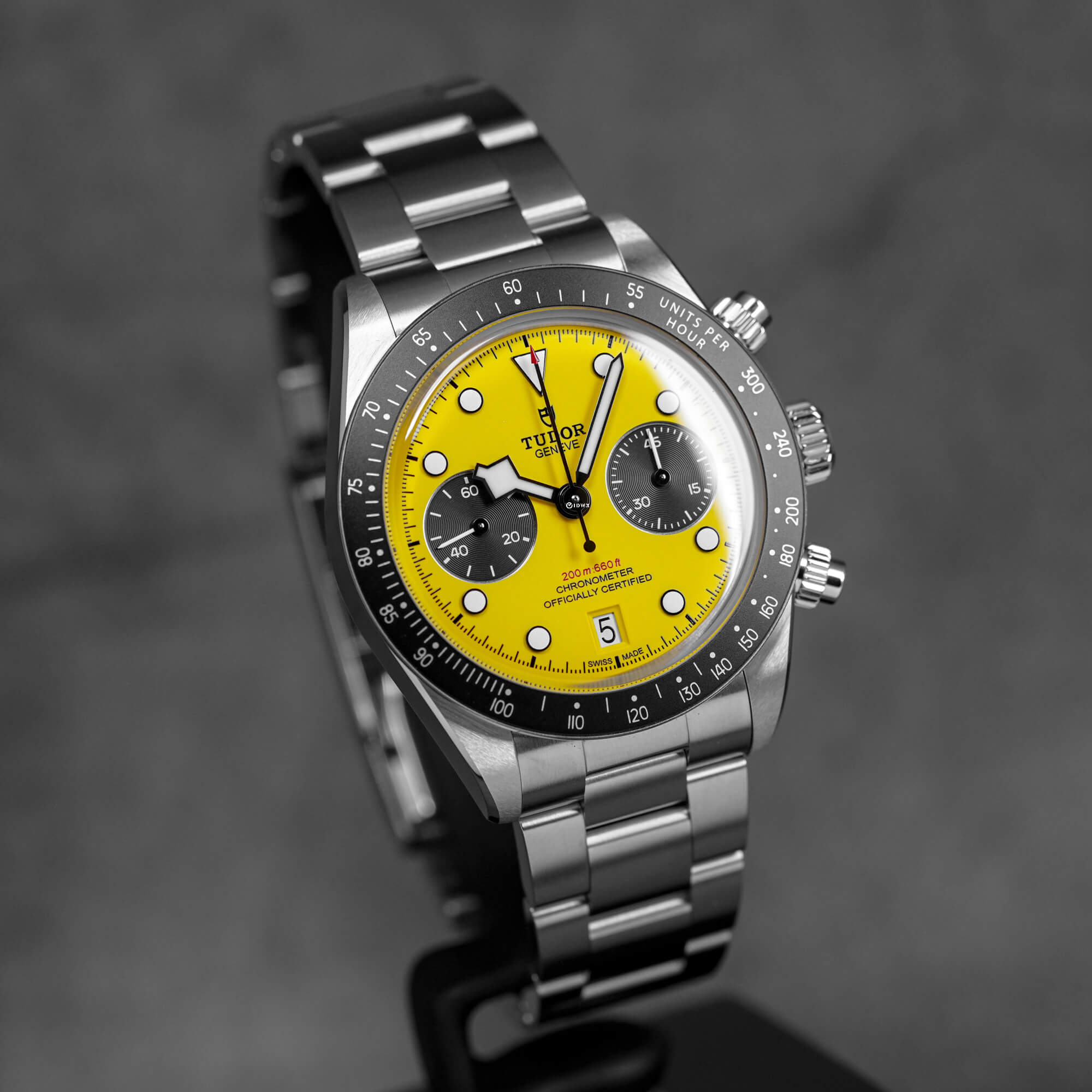 BLACK BAY CHRONO 'BUMBLEBEE' YELLOW DIAL (2026)