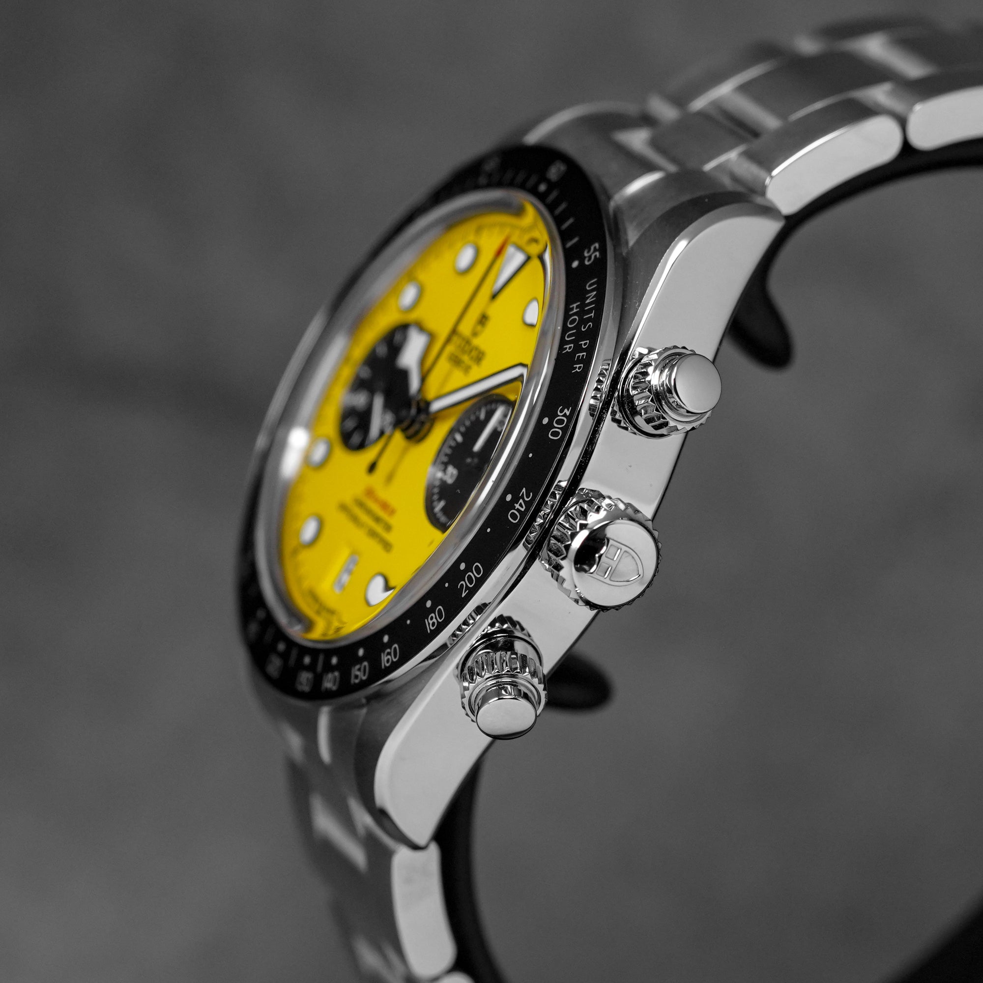 BLACK BAY CHRONO 'BUMBLEBEE' YELLOW DIAL (2026)