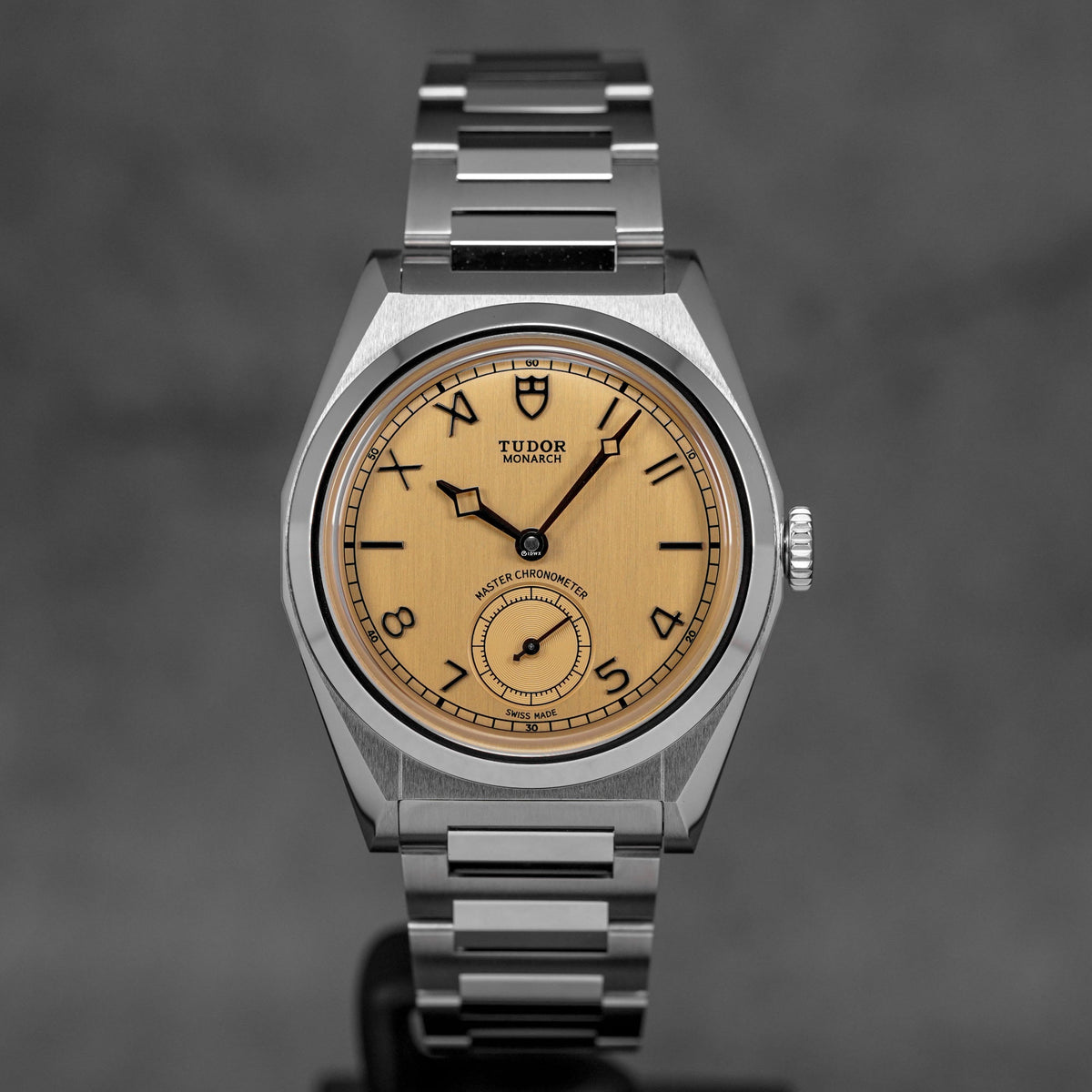 MONARCH 39MM DARK CHAMPAGNE DIAL (2026)