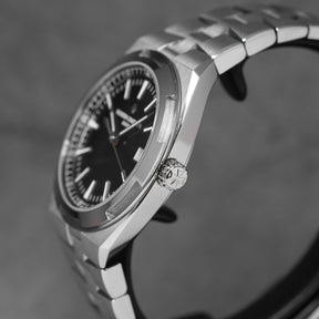 OVERSEAS BLACK DIAL (2024)