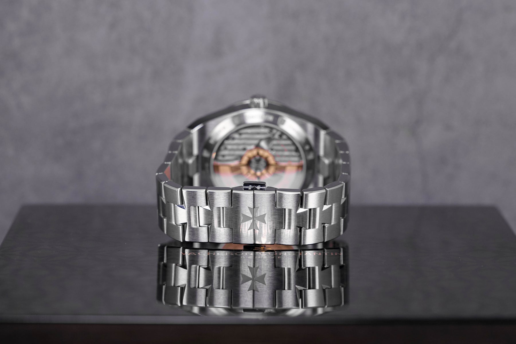 OVERSEAS BLACK DIAL (2024)