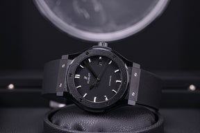 CLASSIC FUSION 42MM BLACK MAGIC