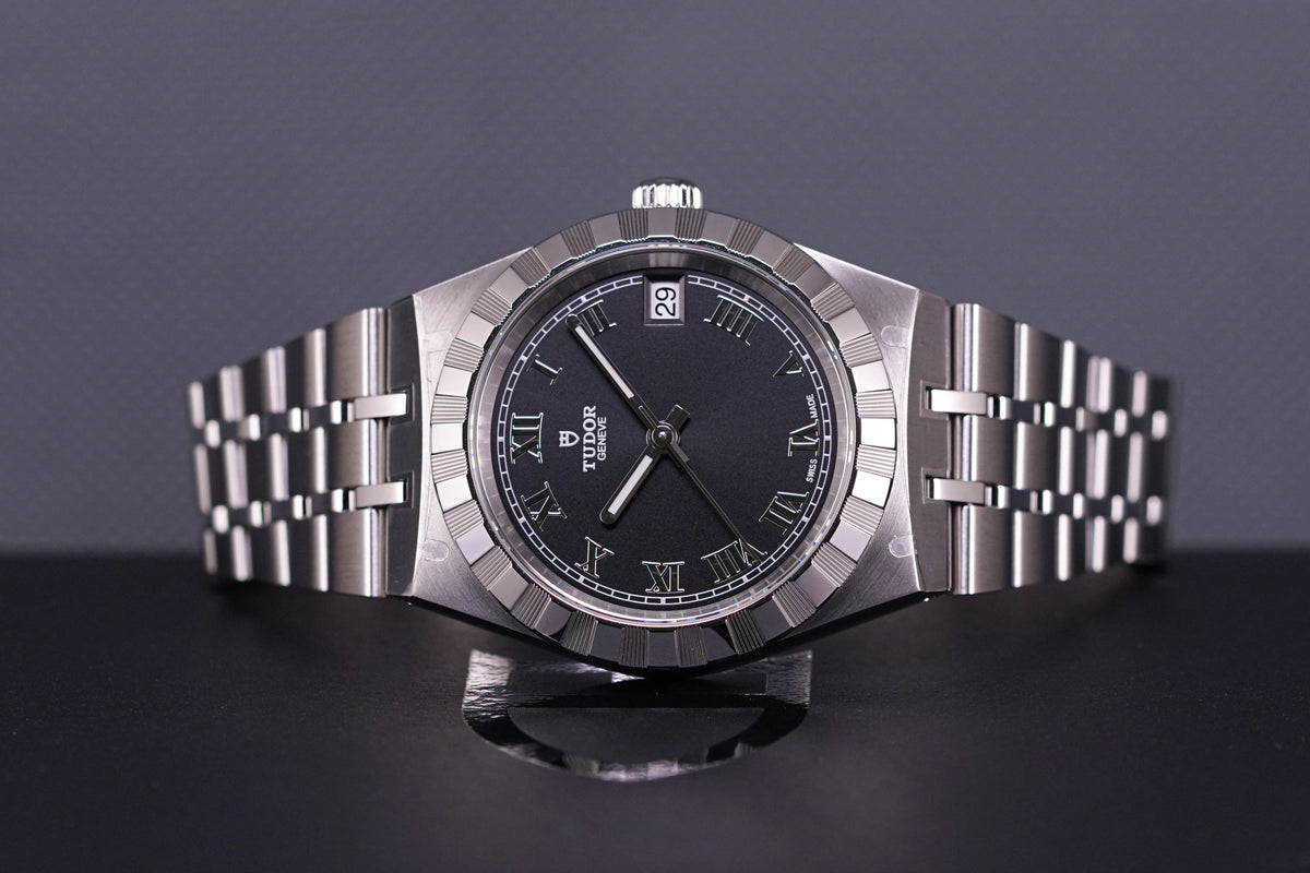 ROYAL 34MM BLACK DIAL