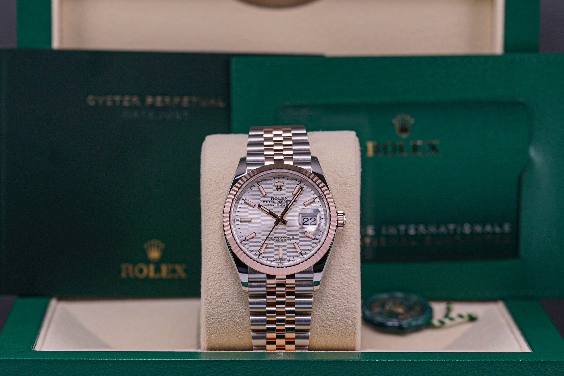 DATEJUST 36MM TWOTONE ROSEGOLD SILVER FLUTED DIAL FLUTED JUBILEE