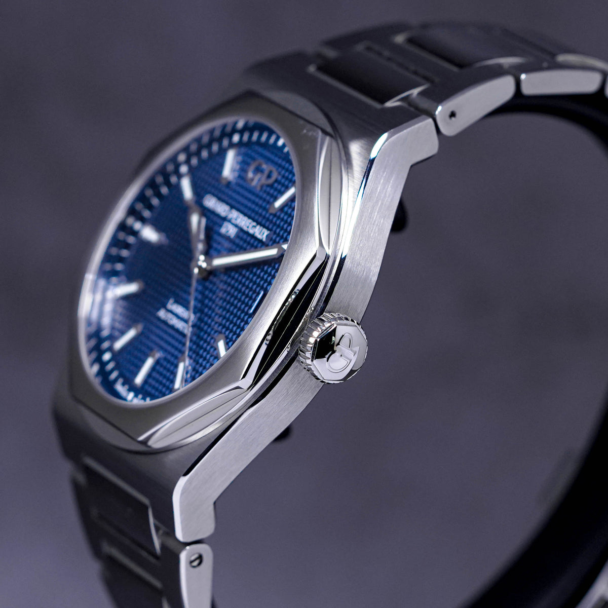 Girard Perregaux Laureato Blue