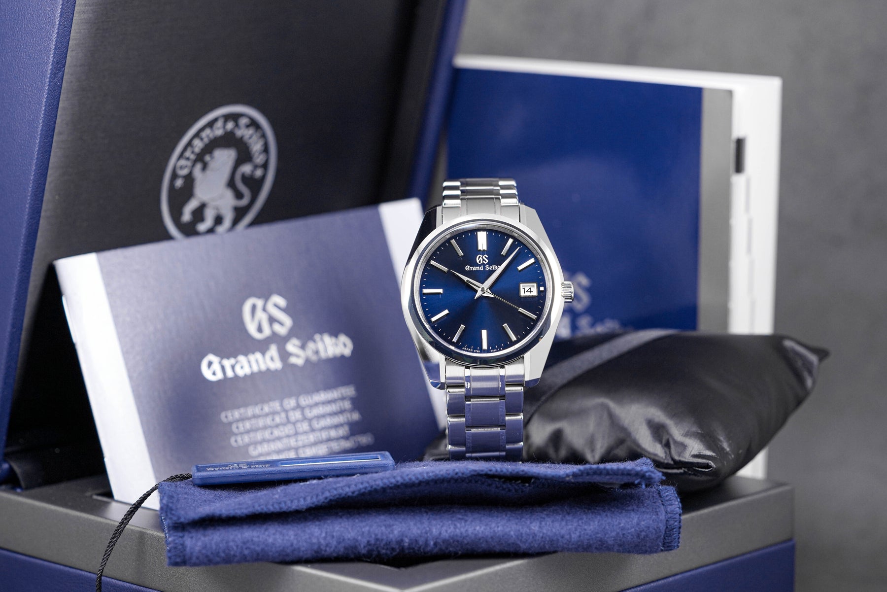 HERITAGE COLLECTION BLUE DIAL (2022)