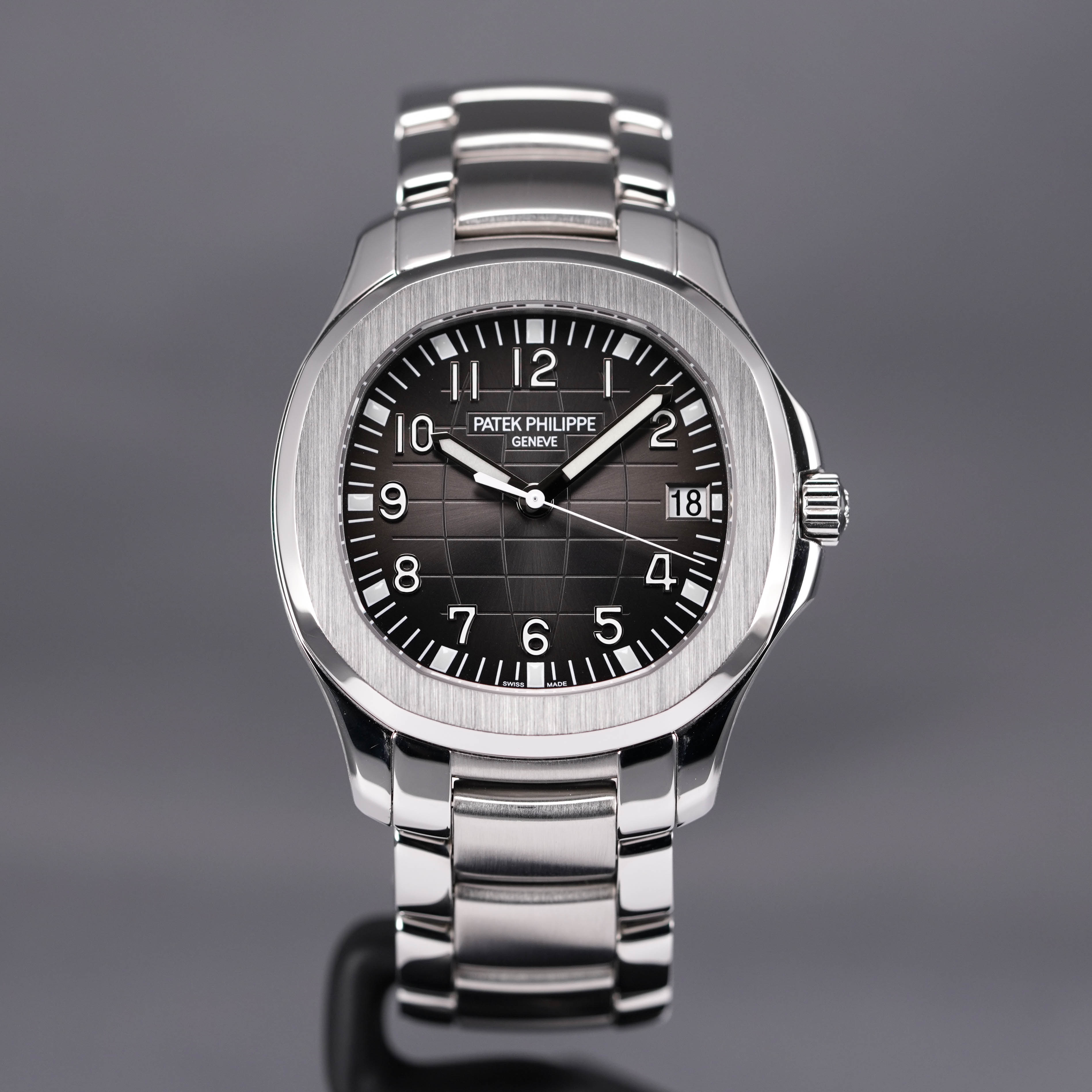 Patek philippe best sale aquanaut harga