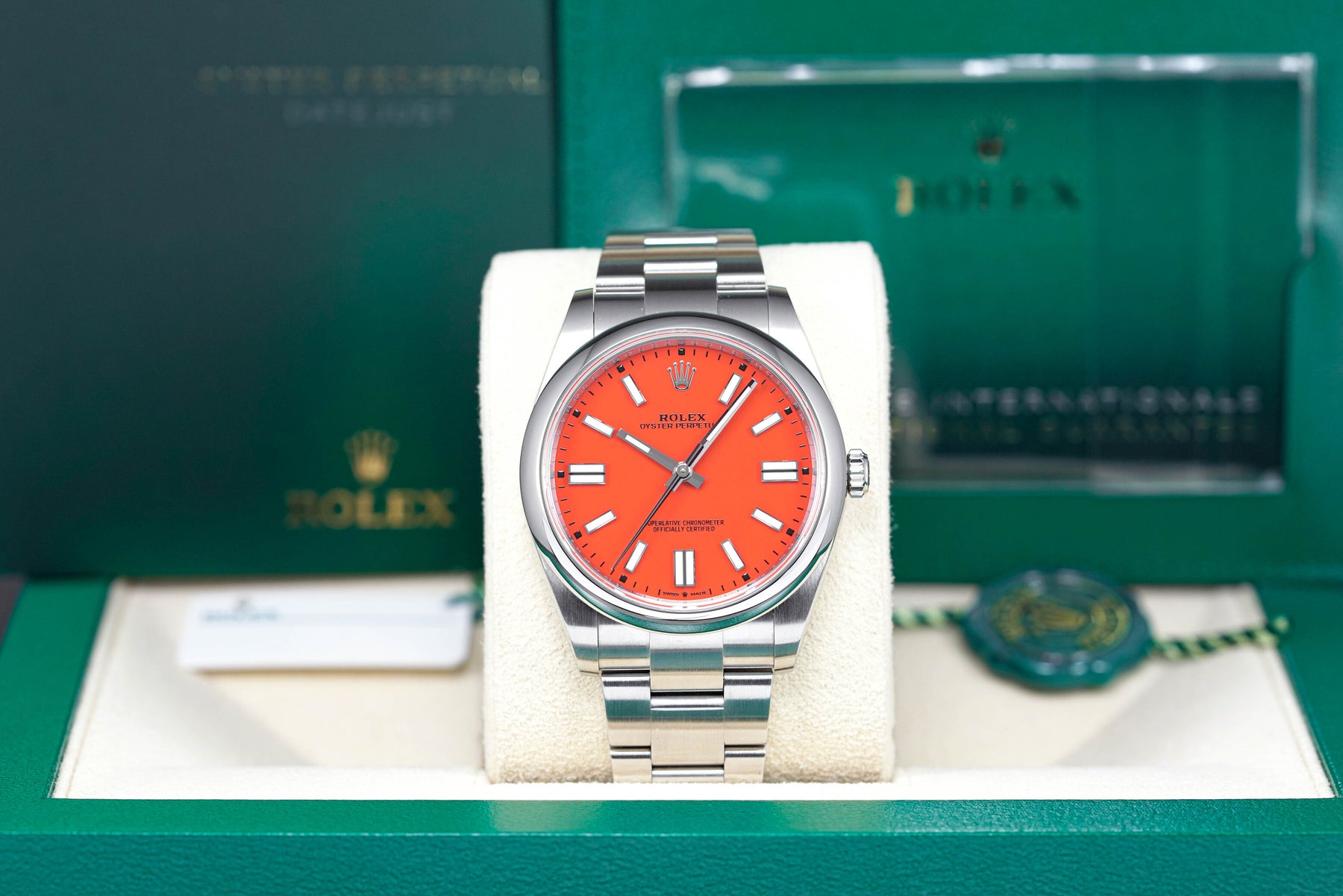 Rolex Oyster Perpetual 124300 Red Coral