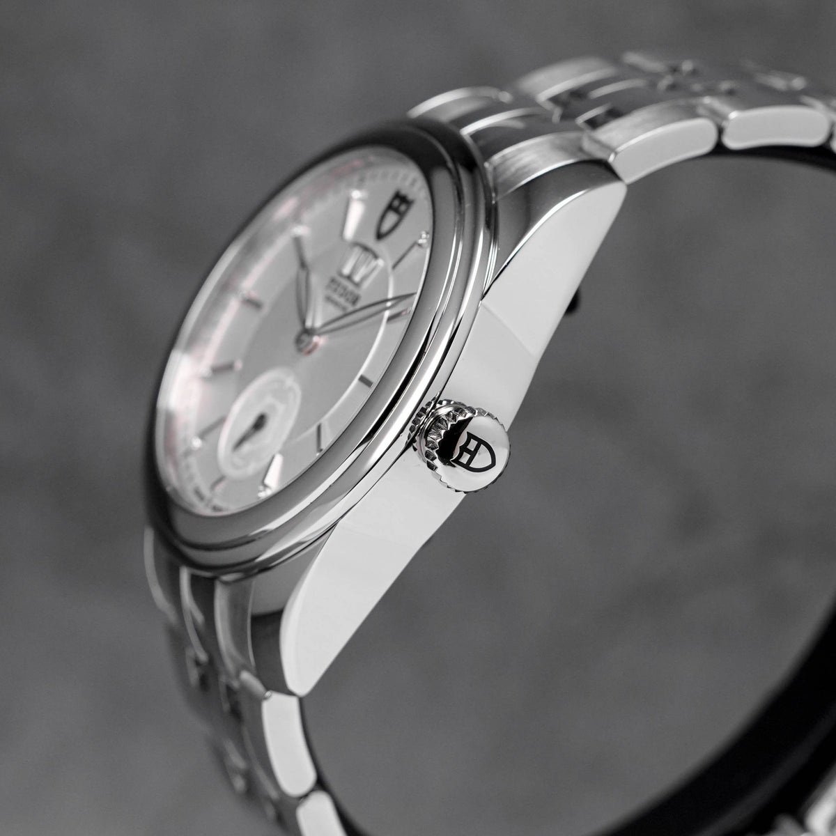 Tudor Glamour Double Date