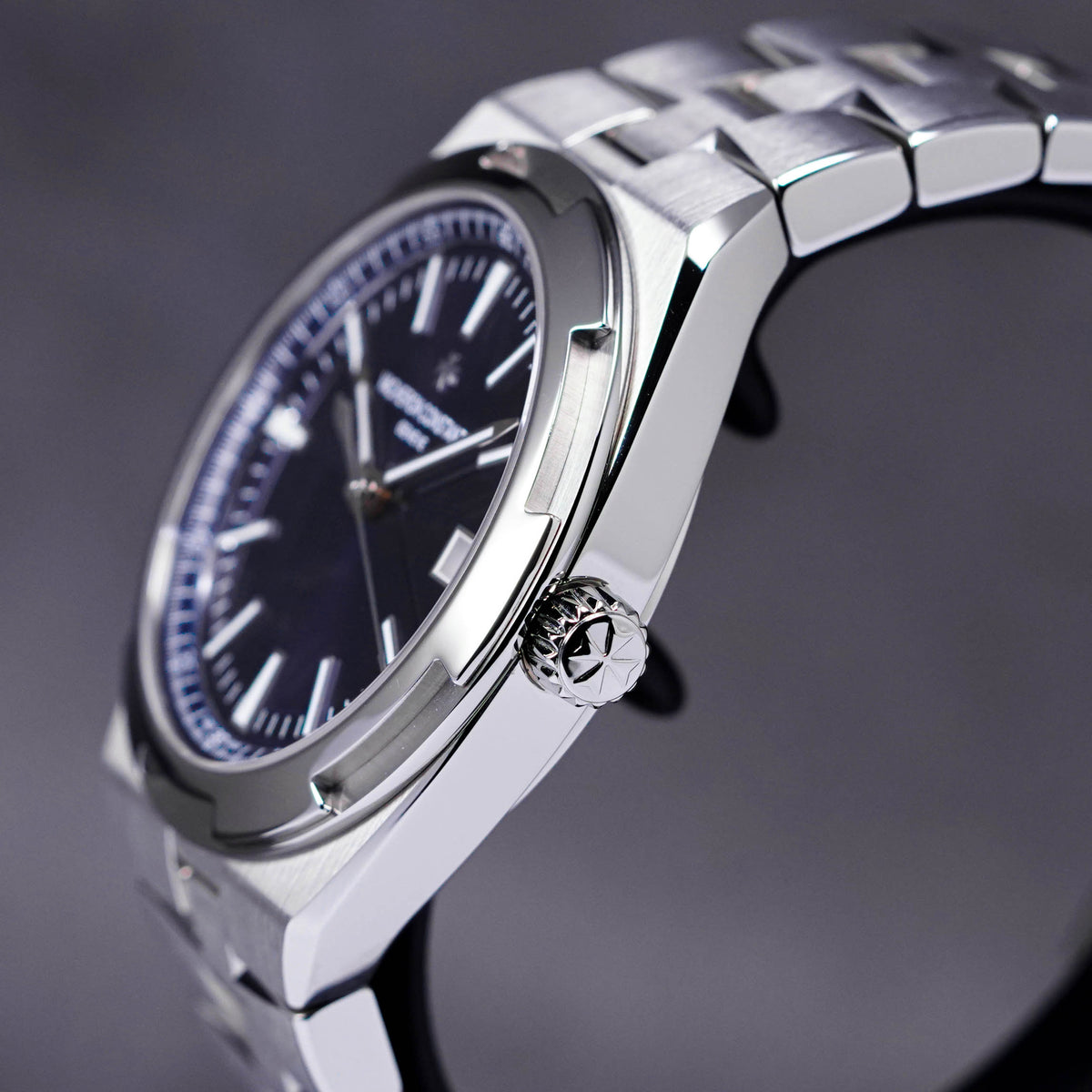 OVERSEAS BLUE DIAL (2022)